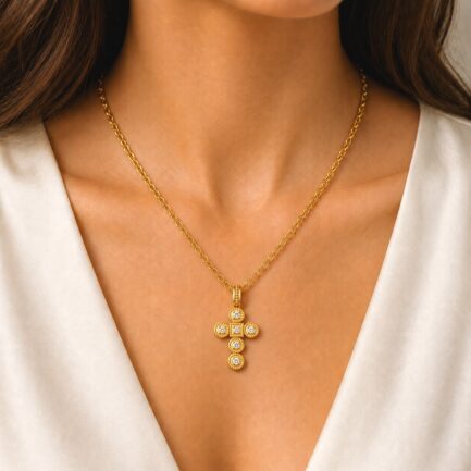 Diamonds Pendant Cross in 18k Gold